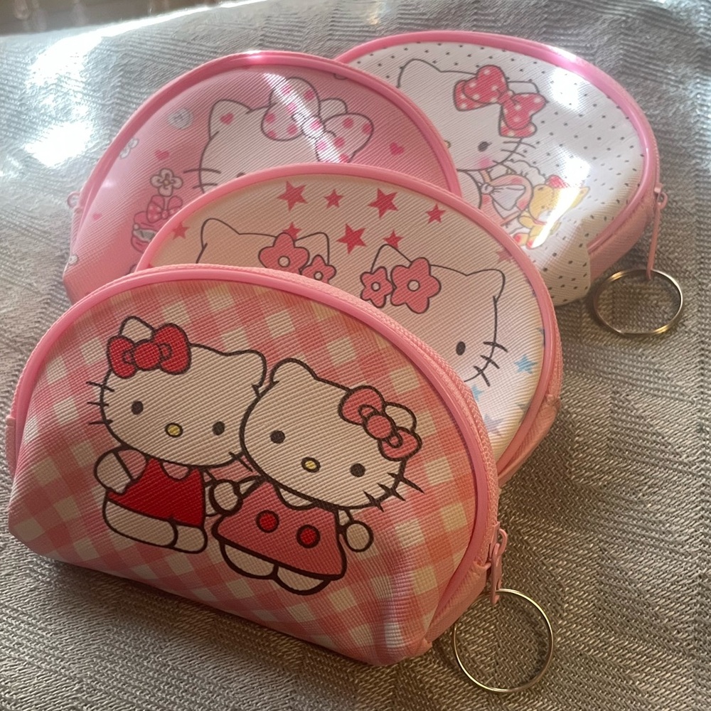Hello Kitty Keychain Zip Pouch (1) - Picture 6 of 6